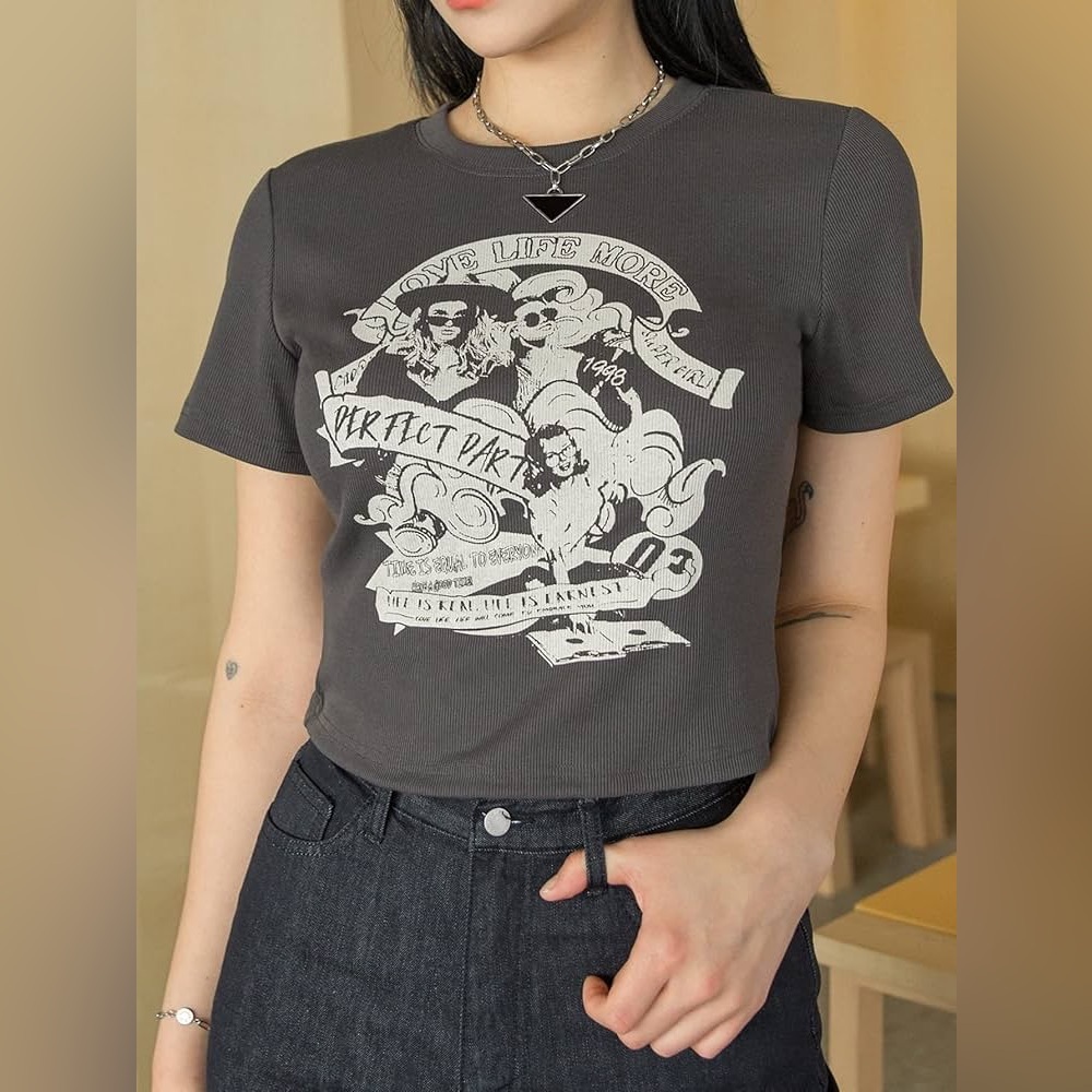 Dazy- Women's Gray Graphic Short Sleeve Tee Size XL